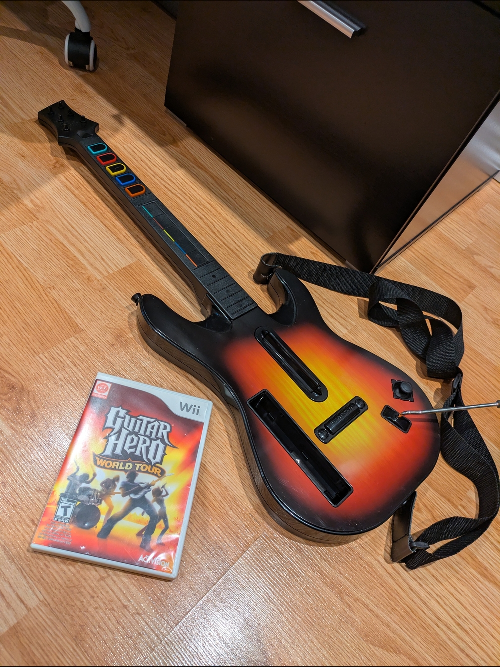 Guitar Hero World Tour (Wii) - Guitar Controller with Game